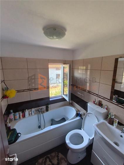 Casă cu 5 camere decomandat cu Teren 1350 Mp în Vintilă Vodă