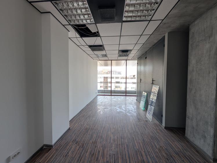 Spațiu comercial, de 140 mp, în Central