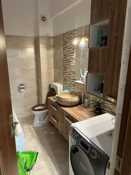Apartament cu 2 camere decomandat în Metalurgiei