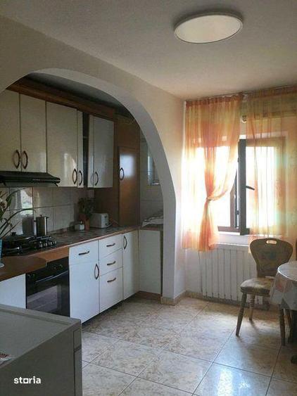 Apartament cu 4 camere decomandat în Traian