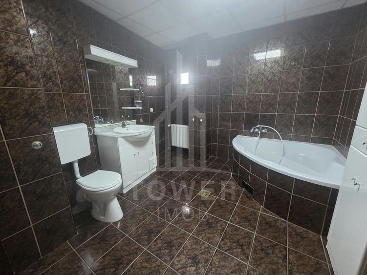 Casă individuală cu 5 camere cu Canalizare în Ultracentral