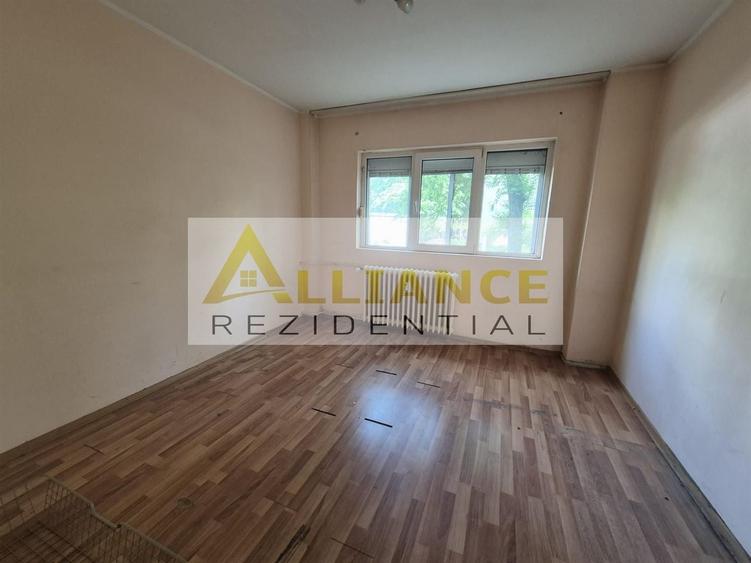 Apartament cu 2 camere decomandat în Titan
