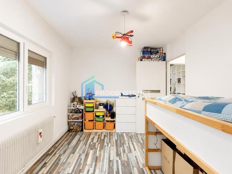 Apartament cu 3 camere semidecomandat, mobilat în Blașcovici
