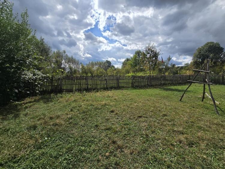 Casă individuală cu 5 camere cu Teren 1615 Mp în Pietroșani