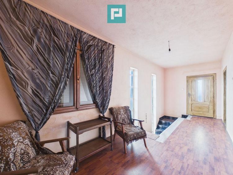 Casă individuală cu 4 camere cu Canalizare în Central