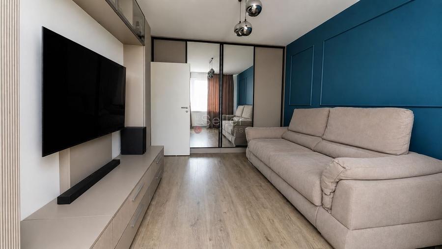 Apartament cu 2 camere decomandat, mobilat în Tractorul