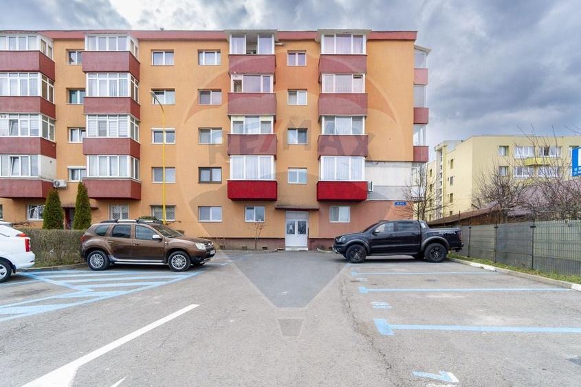 Apartament cu 2 camere decomandat în Craiter