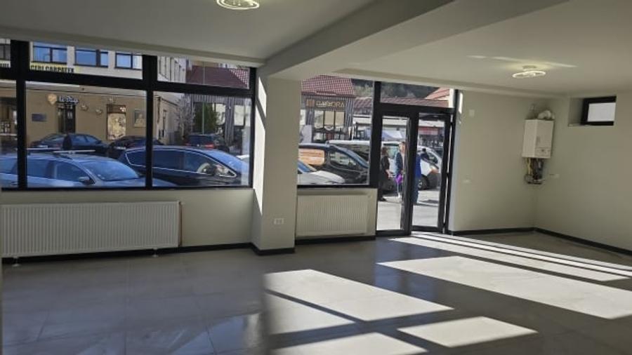 Spațiu comercial, de 70 mp, în 15 Noiembrie