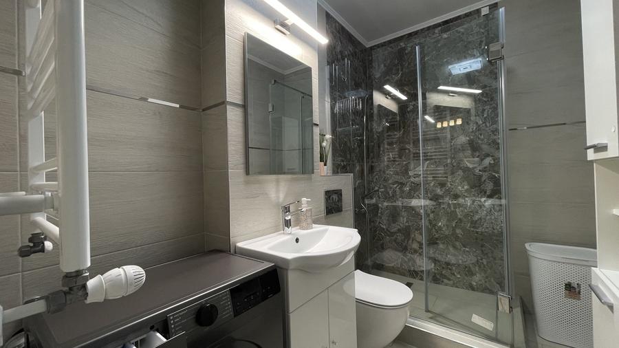 Apartament cu 2 camere decomandat în Central