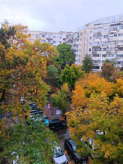 Apartament cu 2 camere semidecomandat, mobilat în Podu Roș