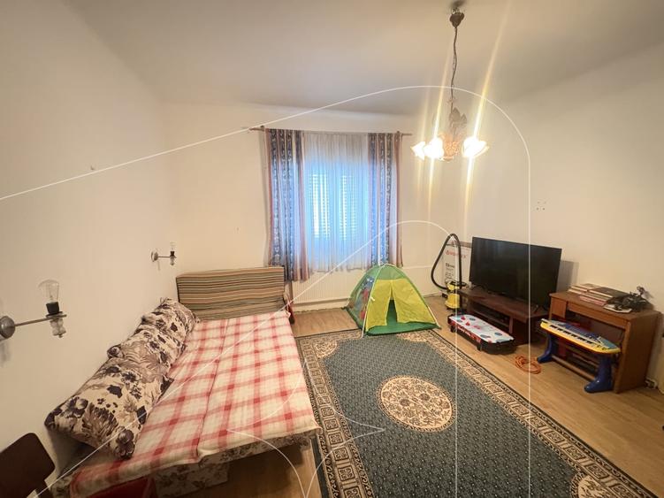 Casă cu 4 camere cu Teren 370 Mp în Fratelia