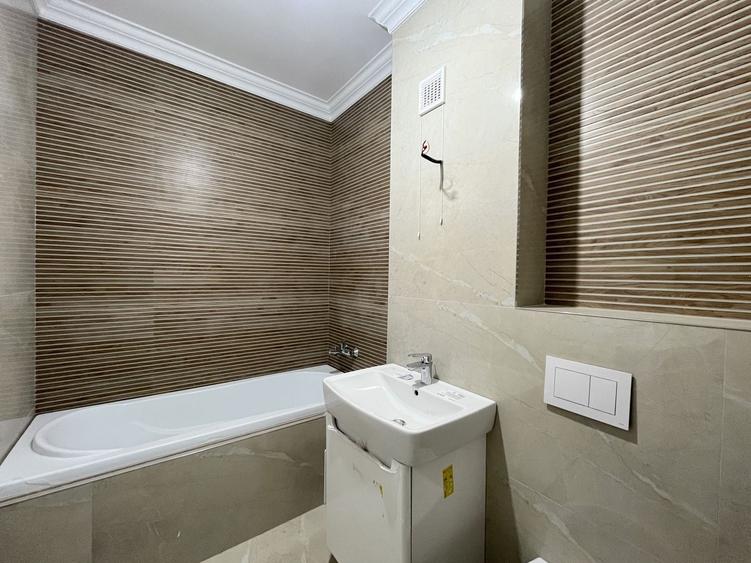 Apartament cu 3 camere semidecomandat în Torontalului