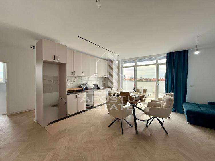 Apartament cu 3 camere semidecomandat, mobilat în Aradului