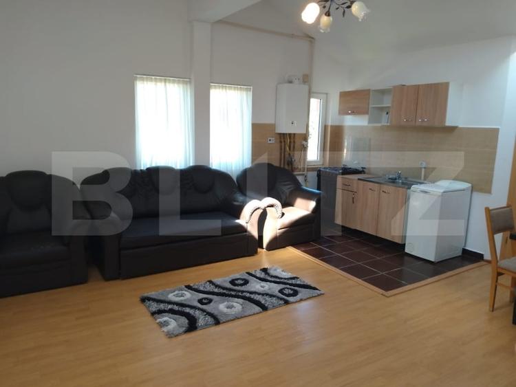Apartament cu 3 camere semidecomandat, mobilat în Gilău