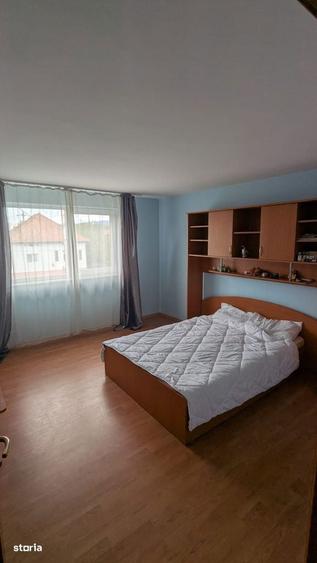 Casă cu 5 camere cu Teren 500 Mp în Central