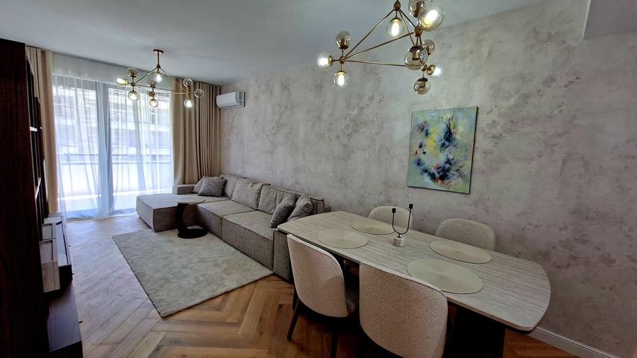 Apartament cu 3 camere decomandat în Pipera