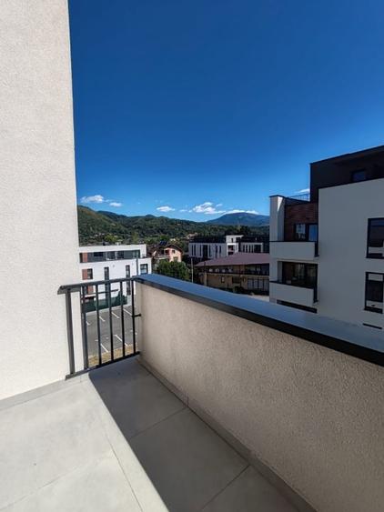 Apartament cu 2 camere semidecomandat, mobilat în Orașul Vechi