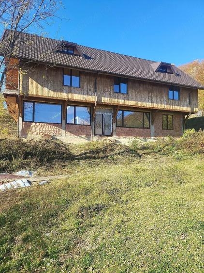 Casă cu 1 camere cu Teren 2600 Mp în Băceni