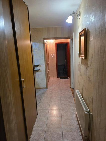 Apartament cu 4 camere decomandat în Dâmbovița