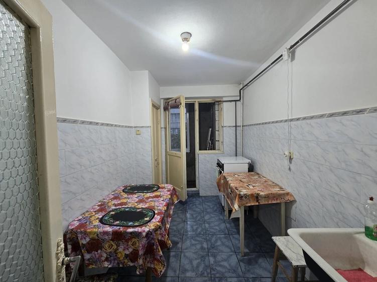 Apartament cu 2 camere decomandat în Micro 13