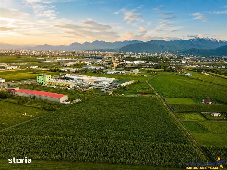 Film!Potential rezidentialinvestitional, 5.000 mp intravilan,privelist - 5