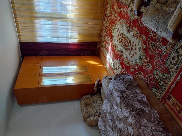 Garsonieră decomandată, mobilată în Rovine