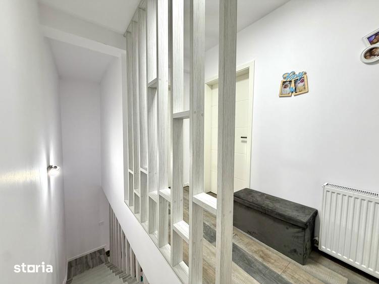 Casă cu 3 camere cu Teren 370 Mp în Dumbrăvița