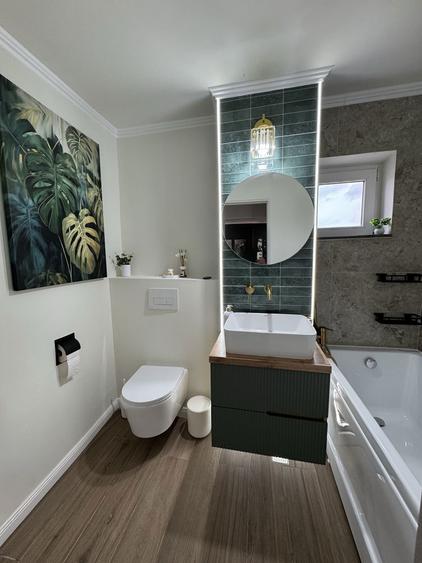 Apartament cu 3 camere semidecomandat în Central