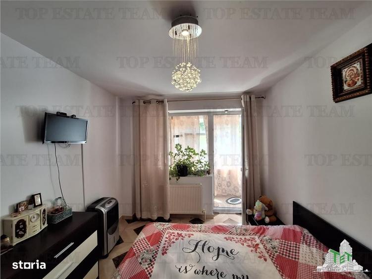Apartament cu 3 camere semidecomandat, mobilat în Hipodrom