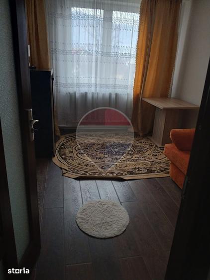 Apartament cu 2 camere semidecomandat, mobilat în Central