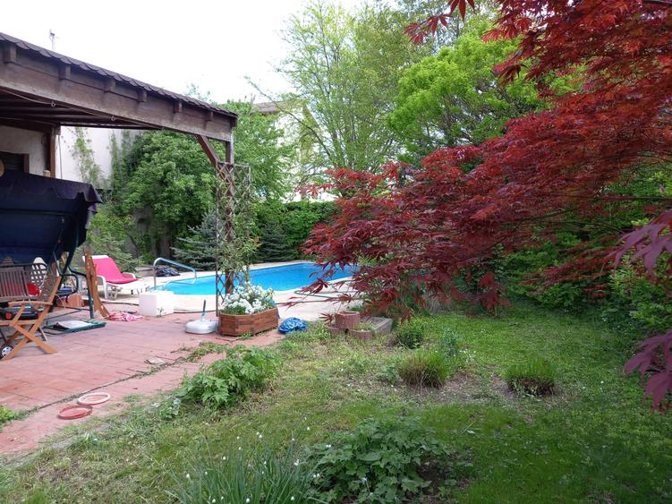 Casă cu 6 camere cu Piscina în Drumul Taberei