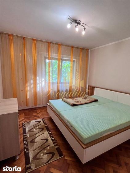 Apartament cu 3 camere decomandat, mobilat în Soarelui
