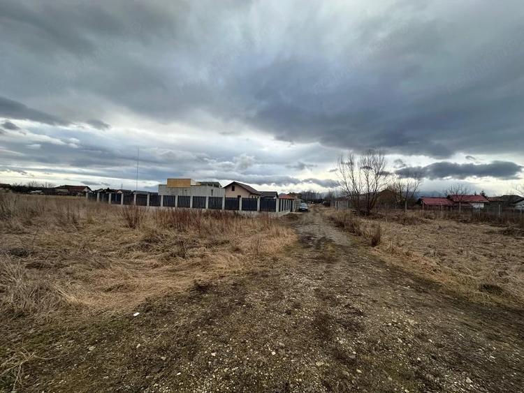 Teren de 525 mp, în Stupini