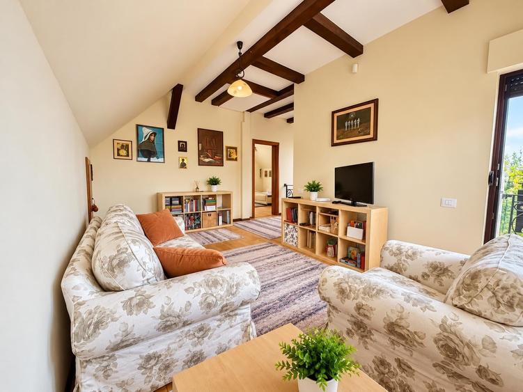 Casă individuală cu 5 camere cu Teren 420 Mp în Corbeanca