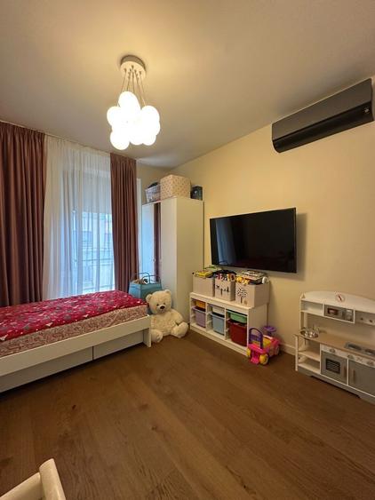 Penthouse cu 4 camere decomandat, mobilat în Herăstrău