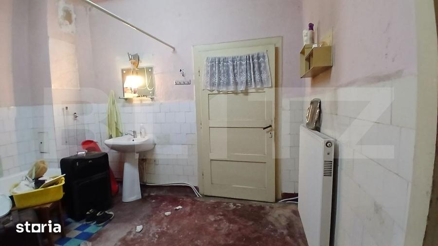 Casă cu 3 camere cu Teren 200 Mp în Central