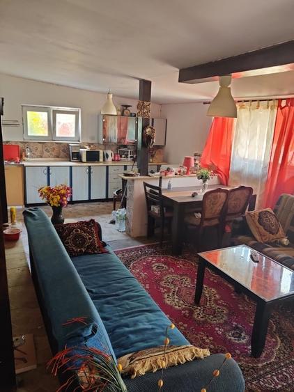 Casă cu 4 camere cu Teren 1200 Mp în Central