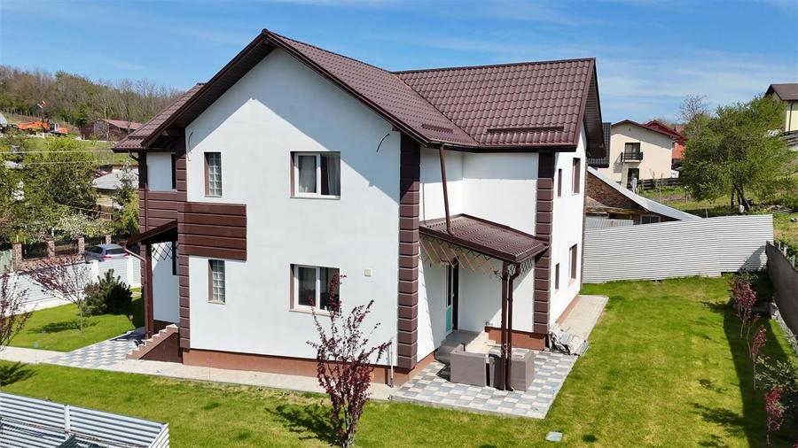 Casă individuală cu 5 camere cu Canalizare în Valea Lupului