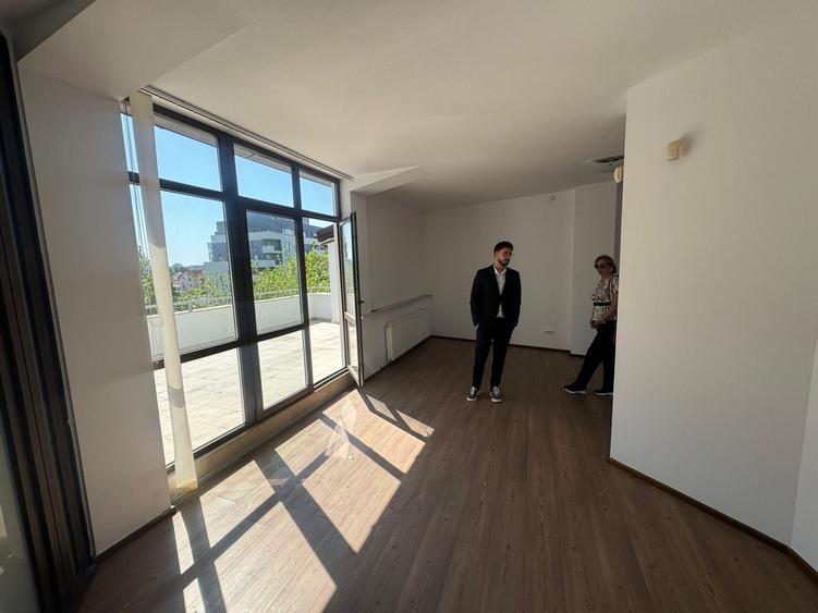 Birou, de 350 mp, în Doamna Ghica