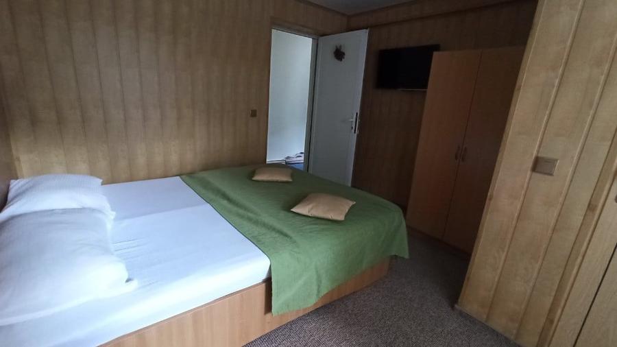 De vanzare Vila spa?ioasa, ideala pentru locuit sau investi?ie - 8