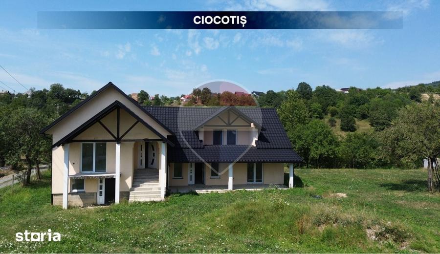 Casă cu 5 camere cu Teren 1850 Mp în Cernești