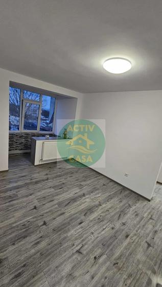 Apartament cu 3 camere semidecomandat în Central
