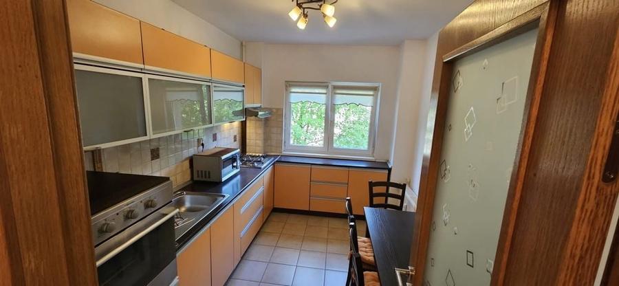 Apartament cu 4 camere semidecomandat în Timpuri Noi