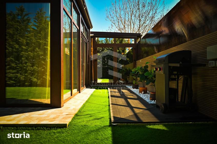 Casă cu 6 camere cu Teren 445 Mp în Delfinariu