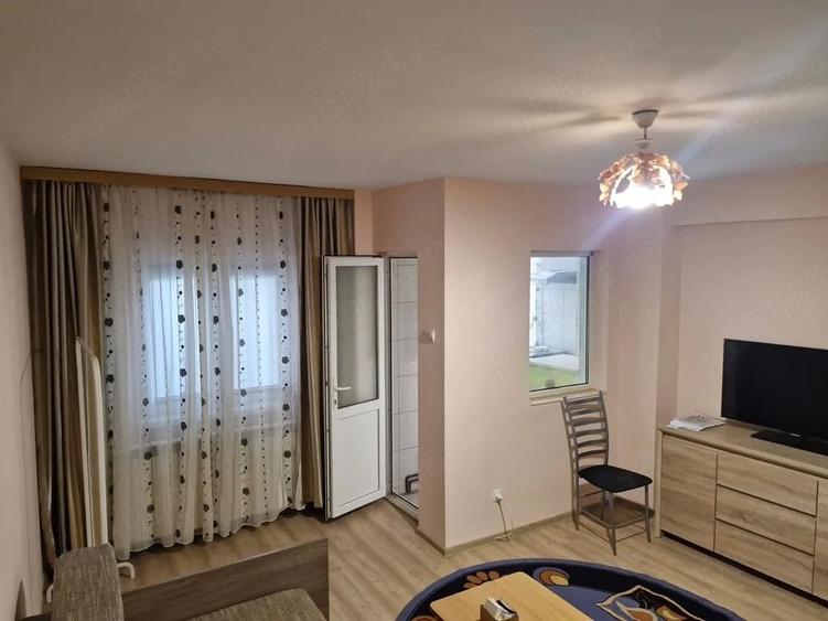 Garsonieră decomandată în Brâncoveanu