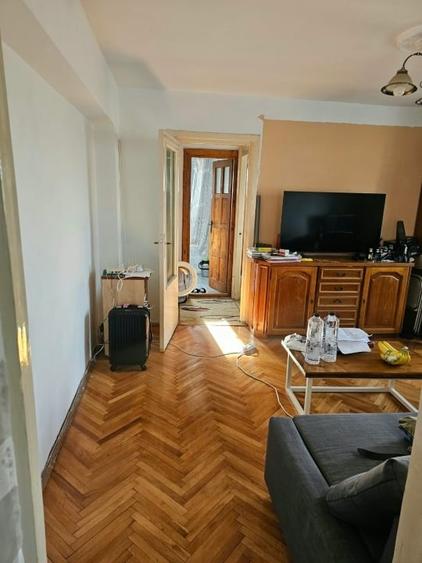 Apartament cu 2 camere semidecomandat, mobilat în Girocului