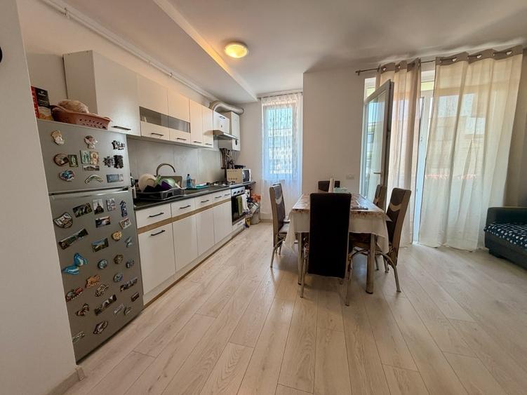 Apartament cu 3 camere decomandat, mobilat în Dumbrăvița
