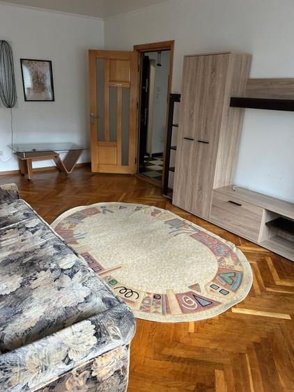 Apartament cu 2 camere decomandat în Stadion