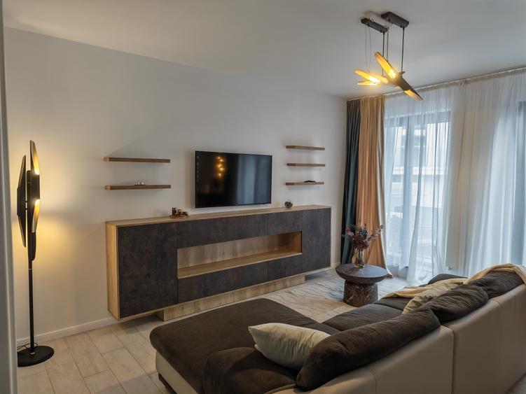 Apartament cu 3 camere decomandat în Floreasca