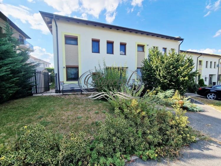 Duplex cu 5 camere cu Canalizare în Borhanci